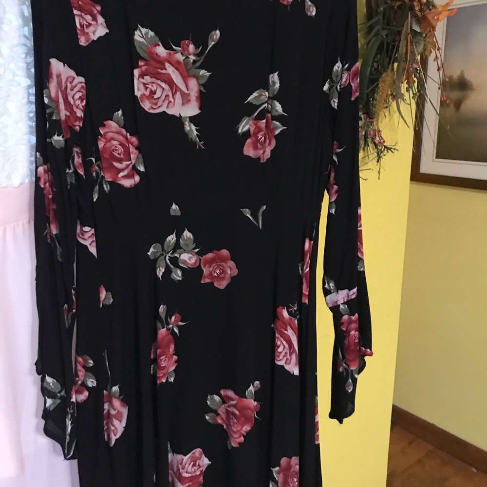 Dress - Picture 2 of 6